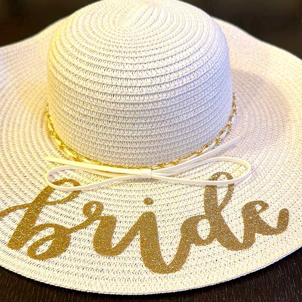 Bride Hat 👒 💍👰‍♀️Summer straw hat with Bride Print in Gold